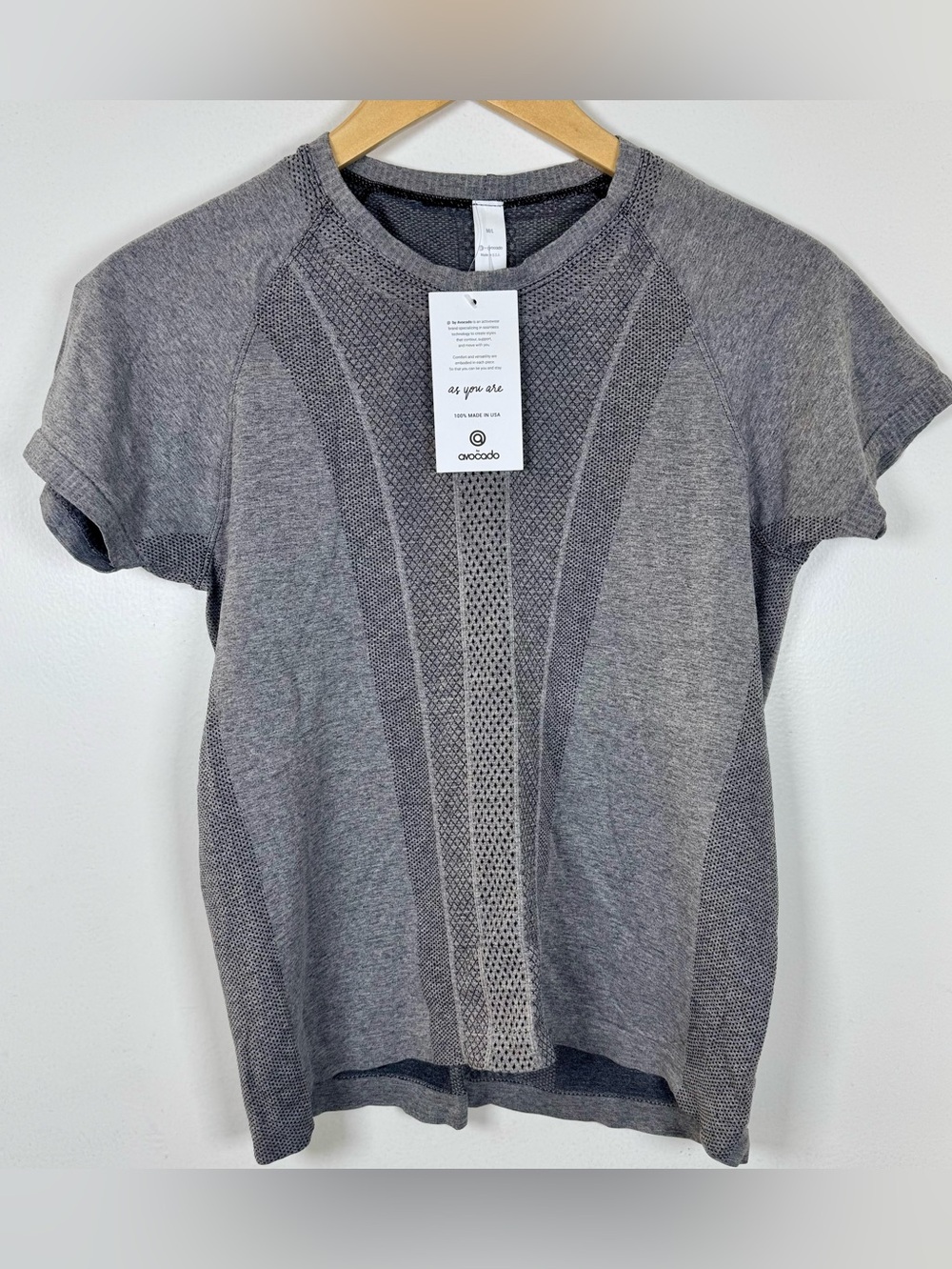 @ By Avocado Seamless Athletic Top Heather Grey Breathable Short Sleeve Medium